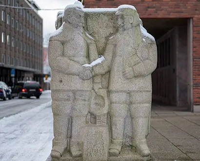 Statyn kungamötet i Halmstad